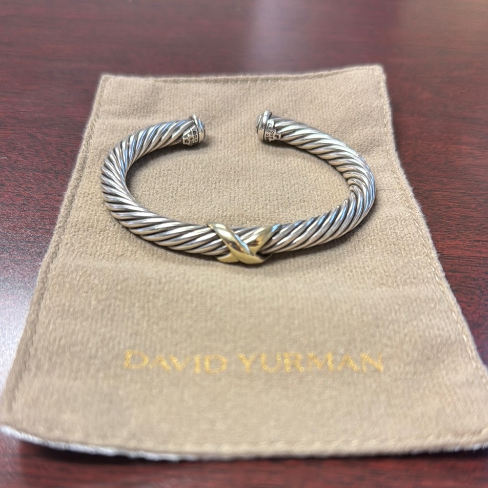David Yurman 7mm crossover bracelet. Silver w/gold